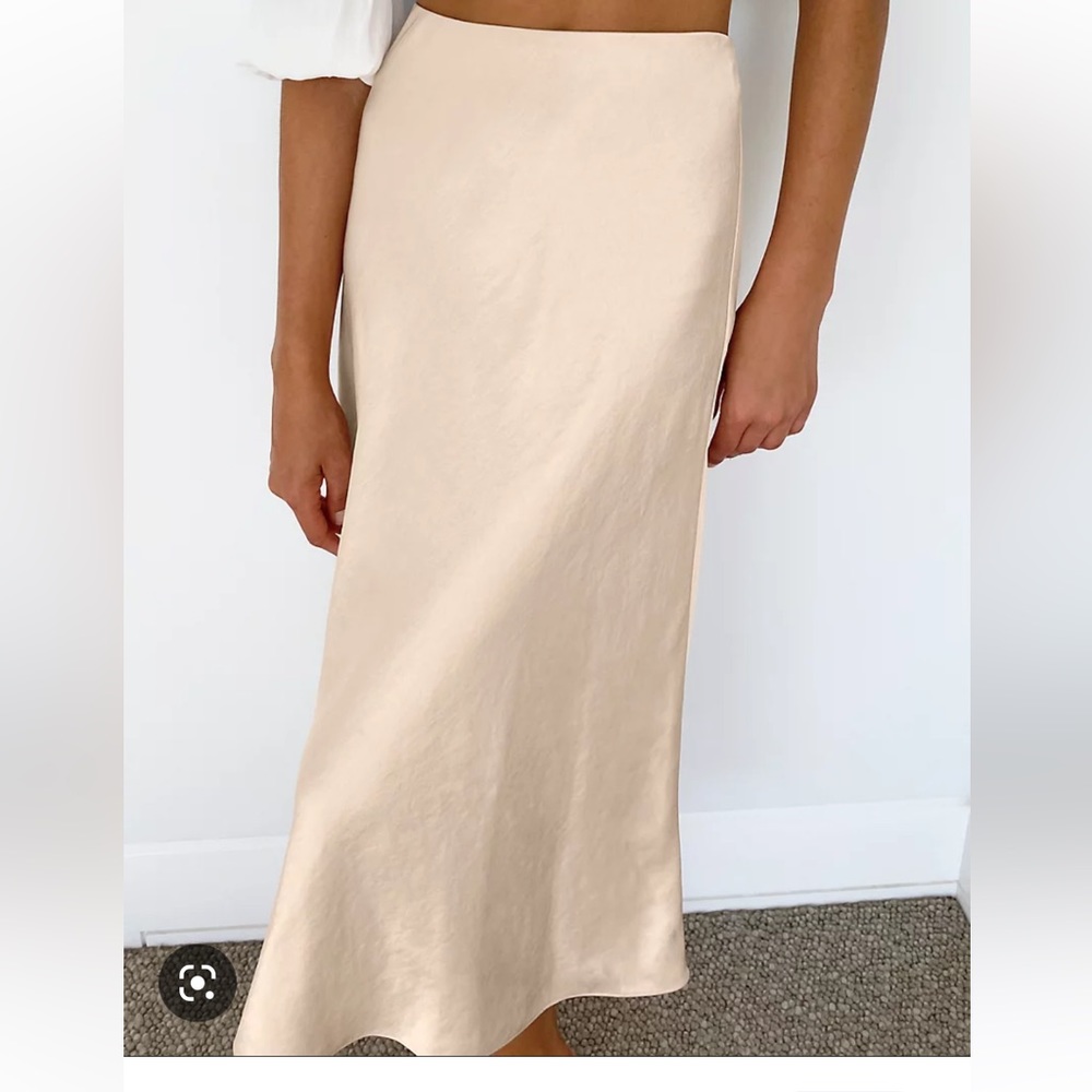 Aritzia Wilfred Midi Skirt